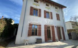 APPARTEMENT 2 PIECES VIDE, ENTIEREMENT RENOVE